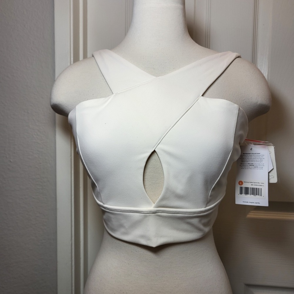 Buff Bunny collection Harmony Halter Sports Bra Ivory Size Large-Brand New